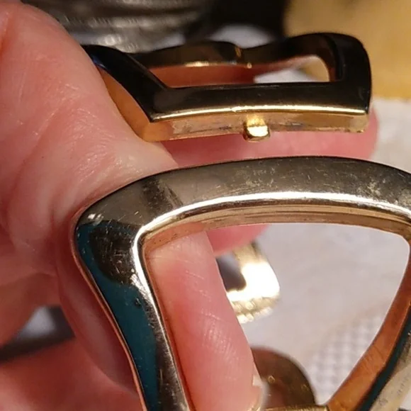 ( Any 2 for $12 )Goldtone rinestone bracelet - Picture 4 of 6